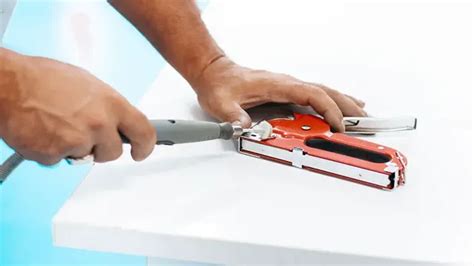 electric box stapler keeps bending staples|staple gun not bending.